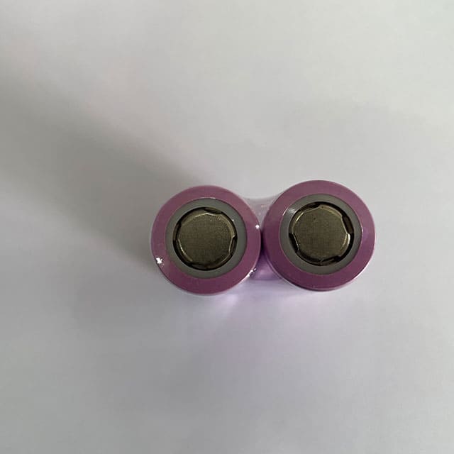 USE-18650-2200MAH US Electronics Inc.  Piles rechargeables (secondaires)