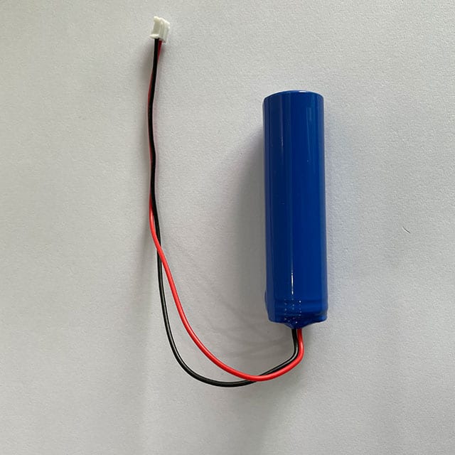 USE-18650-2600PCBJST US Electronics Inc.  Piles rechargeables (secondaires)