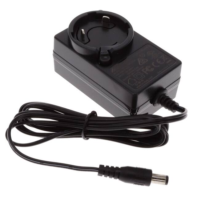 ICM18-090 Tri-Mag, LLC  Adattatori da parete da tavolo CA CC