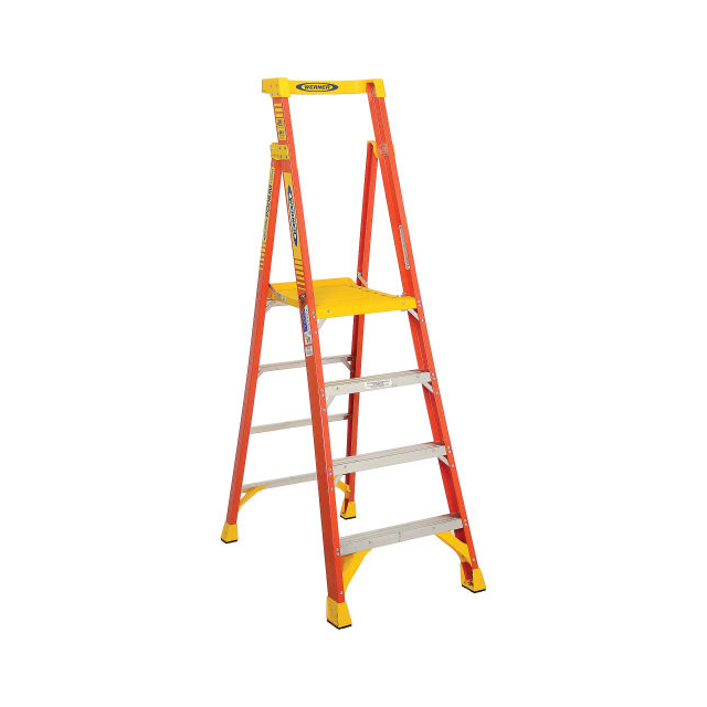 PD6204 Werner  Échelles, marches et plates-formes