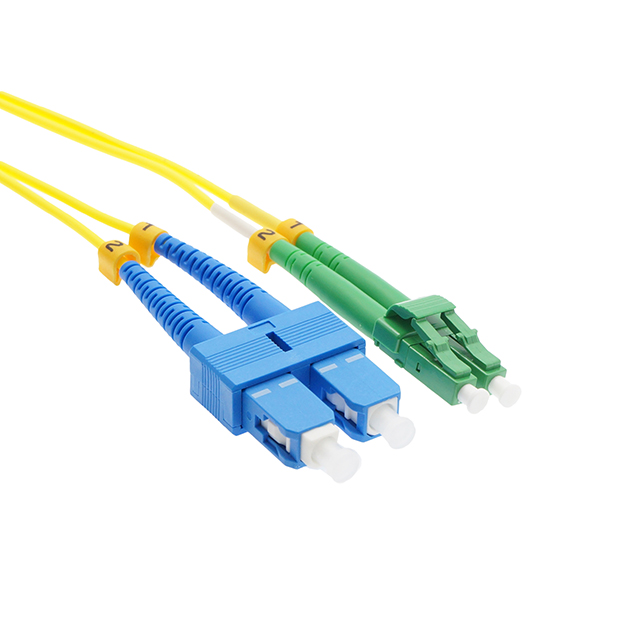 CM-105439-L2BSTK CableMAX  Assemblaggi di cavi